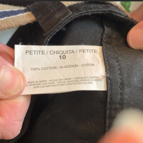 Gloria Vanderbilt Black Capris - Picture 4 of 4